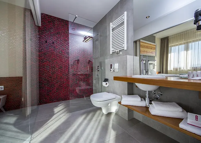 Kopieniec Fizjo- Med & 4* ムジャシフレ